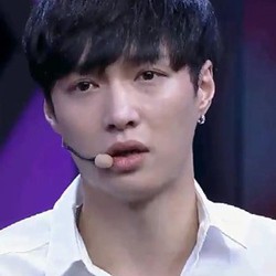 Lay EXO Menangis Saat Bicara Soal Kasus Kris di Happy Camp
