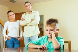 Saat Anak Ketahuan Menyimpan Film Porno, Ini yang Sebaiknya Dilakukan Ortu