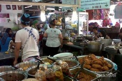 Makanan Halal di Chatuchak Market, Saman Islam Tempatnya!