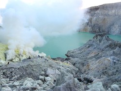 Catat! Begini Cara Mendaki Gunung Ijen & Melihat Api Biru