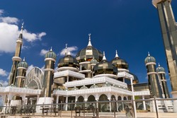 Ini Dia Wujud Masjid Kristal di Malaysia