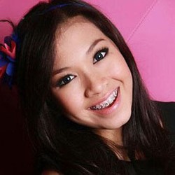 Dita Eks Blink Blink, Antara Karier dan Pendidikan