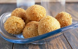 Bitterballen Gurih Ini Enak Dinikmati sebagai Camilan Buka Puasa