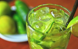 Slruup! Dingin Segar Es Timun Segar untuk Pembuka Puasa