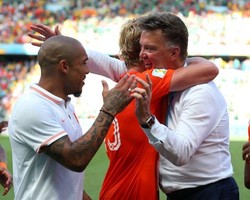 Van Gaal Puji Kerja Keras Belanda