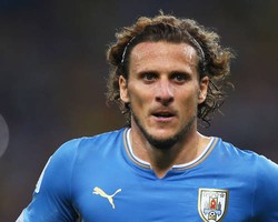 Forlan Belum Mau Pensiun dari Timnas