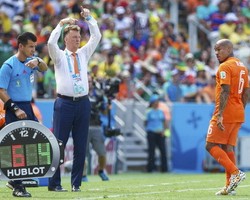Belanda Terancam Kehilangan De Jong di Perempatfinal