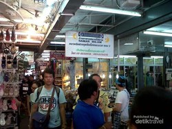 Cari Makanan Halal di Bangkok, Saman Islam Chatuchak Weekend Market Tempatnya