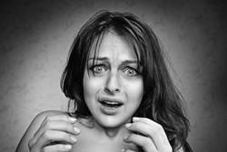 Orang-orang Ini Ketakutan Mendengar Orang Lain Tertawa