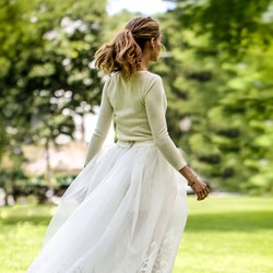 Inspirasi Gaun Pengantin dari Olivia Palermo yang Simple dan Chic