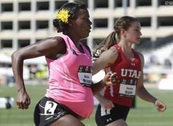 Wanita Ini Ikut Lomba Lari Saat Perut Sudah Sangat Besar karena Hamil Tua