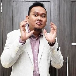 5 Fakta Serius tentang Cak Lontong