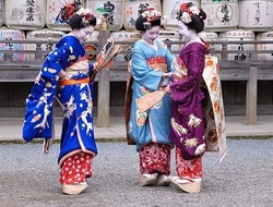 8 Aturan Penting Saat Bertemu Geisha di Jepang (2)