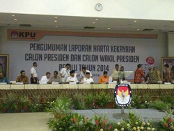 Datang Bersama Anies Baswedan, Jokowi Masuk ke KPU dari Sisi Kiri