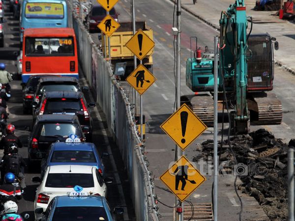 Pengerjaan Guide Wall MRT