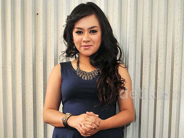 Mantan Istri Daus Mini Makin Eksis