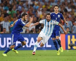 Messi Sudah Empat, Kapan Giliran Higuain Bikin Gol?