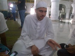 Ini Imam Asal Suriah yang akan Pimpin Tarawih di Masjid Raya Pekanbaru