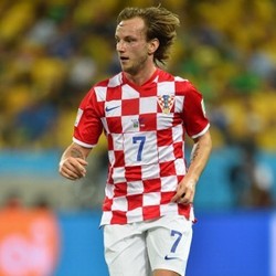 Rakitic ke Barca Bukan untuk Gantikan Fabregas