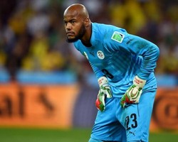 Pesona MBolhi di Bawah Mistar Gawang Aljazair