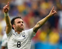 Valbuena: Kecil tapi Menggigit