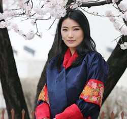 Foto: Jetsun Pema, Ratu dari Asia yang Cantik dengan Busana Tradisional