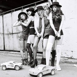 Teaser-teaser Video f(x), dari Colorful Hingga Misterius