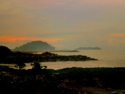 Menatap Eksotika Tepi Laut Kota Padang