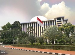 Beritikaf Dalam Kebesaran Masjid Istiqlal