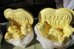 Belerang Hello Kitty, Suvenir Unik dari Kawah Ijen