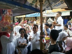 Bawa Rombongan Artis ke Semarang, Fadli Zon Dangdutan di Pasar Karang Ayu