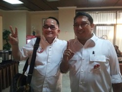 Tak Sengaja Bertemu di Bandara, Ruhut dan Fadli Zon Umbar Kekompakan