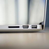 Sering Ngecharge di Komputer, Apa Merusak Ponsel?