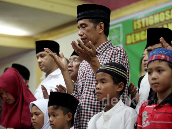 Jokowi Doa Bersama Yatim Piatu