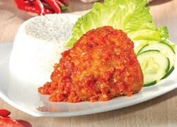 Berbuka Lezat dengan Chicken Balado Rice dan Tropical Frosty dari Wendys