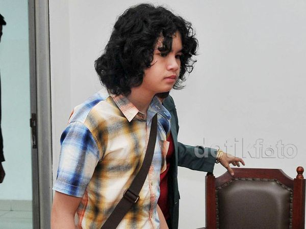 Dul dan Maia di Persidangan