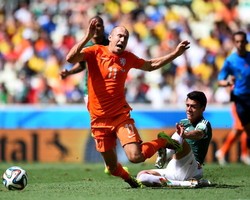 Mourinho: Butuh Teknologi Video untuk Perangi Diving