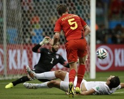 Kiper-kiper Brilian dan Extra Time Warnai Babak 16 Besar