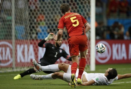 Kiper-kiper Brilian dan Extra Time Warnai Babak 16 Besar