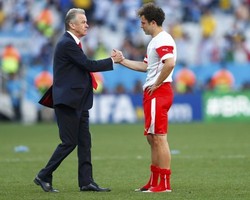 Kekalahan Menyakitkan di Laga Terakhir Hitzfeld sebagai Pelatih