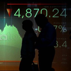 Lompat Jelang Akhir Perdagangan, IHSG Tembus Level 4.900
