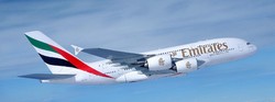 Emirates Jadi Maskapai Pertama Pakai Alat Hitung Waktu Berbuka di Udara