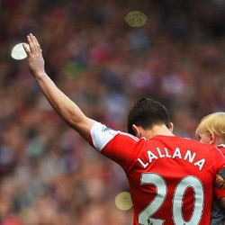 Berpamitan dengan Southampton, Lallana Pasang Iklan di Koran