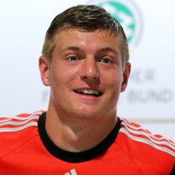 Kroos: Madrid? Sekarang Bukan Waktunya Membahas Transfer