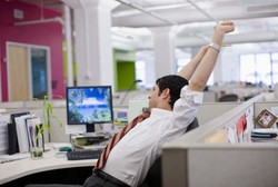 Hadapi Perubahan Pola Tidur, Fresh Graduate Sulit Efektif Bekerja