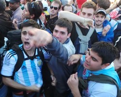 Ber-Huuu dan Ahhh Bareng Fans Argentina di Fan Fest Sao Paulo