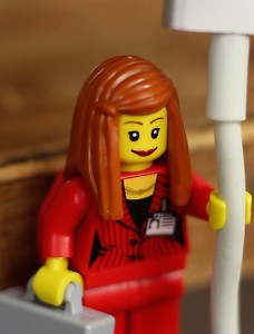 Wow, Mainan Lego Multifungsi Jadi Gagang Kabel