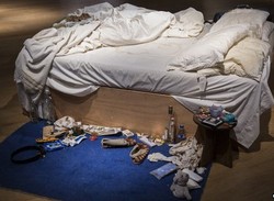 Aneh! Tempat Tidur Berantakan Terjual Rp 44 Milliar