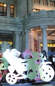 122 Patung Sepeda di Sepanjang Jembatan Manhattan-Brooklyn