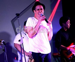 Cerita Jamie Aditya yang Rela Mandi Pakai Celana Jeans Sambil Jongkok